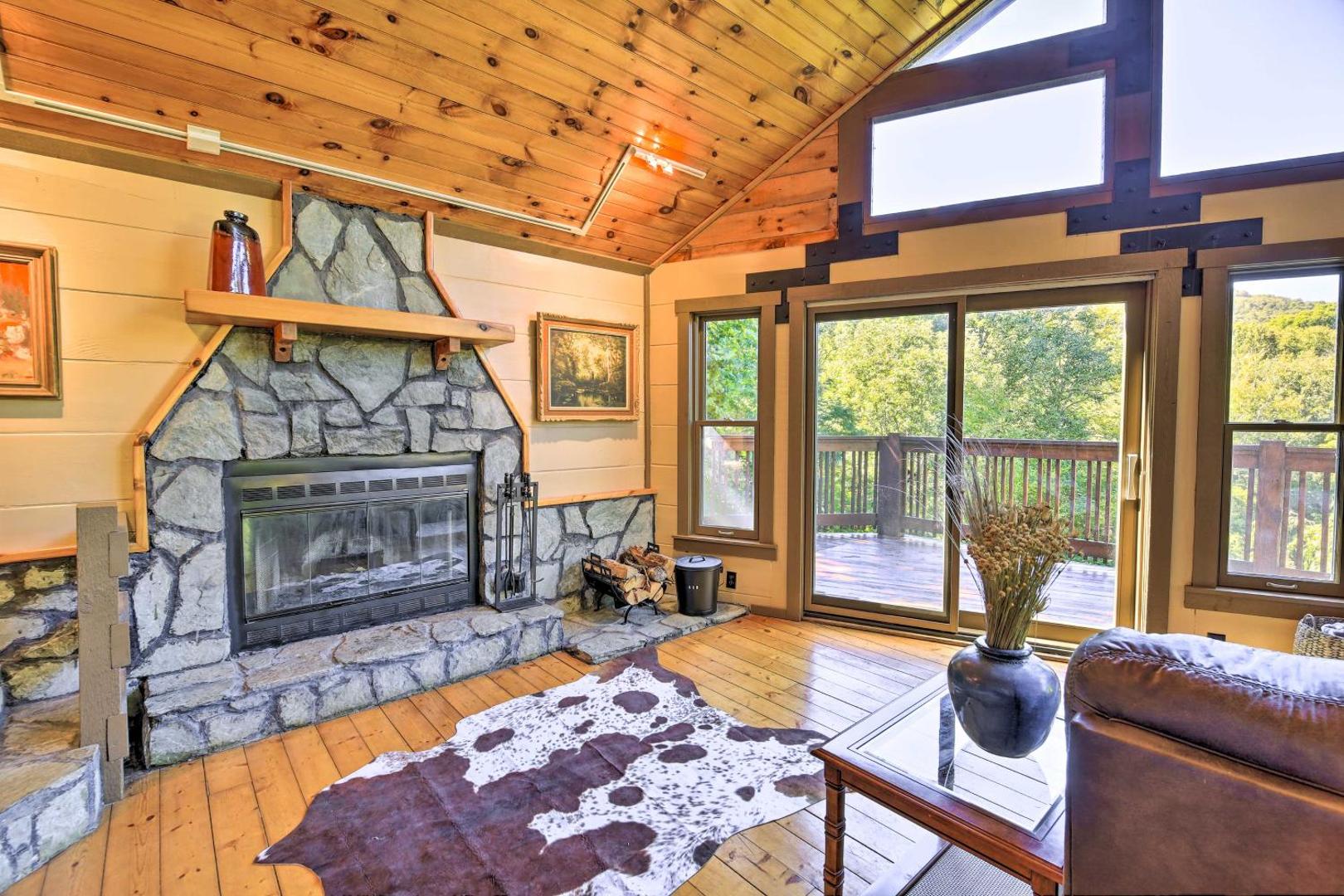 Kuva 6: Family Cabin w/ Fire Pit, 9 Mi to Sugar Mtn Slopes