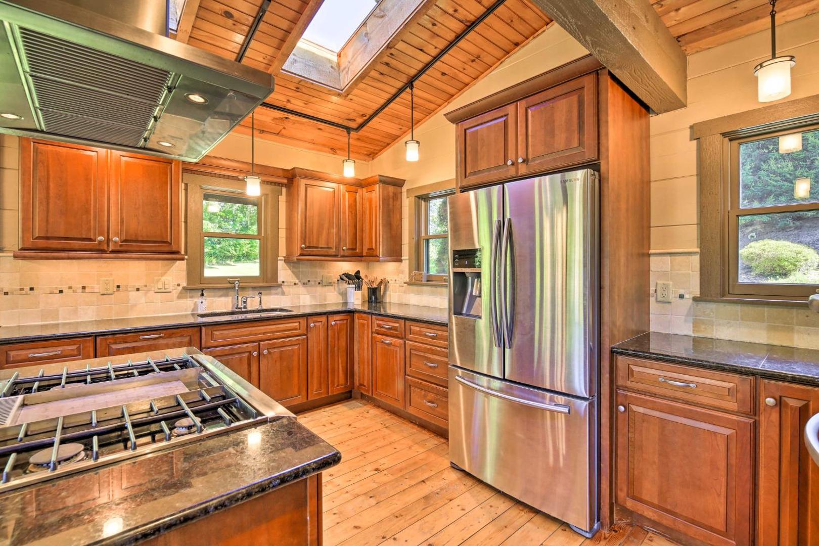 Kuva 8: Family Cabin w/ Fire Pit, 9 Mi to Sugar Mtn Slopes