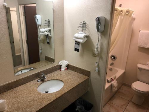Zdjęcie 7: Super 8 by Wyndham Ontario
