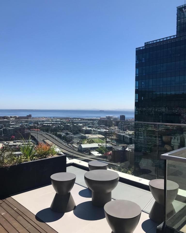 Foto 2: 16 on Bree luxury studio apartment with city mountain sea views