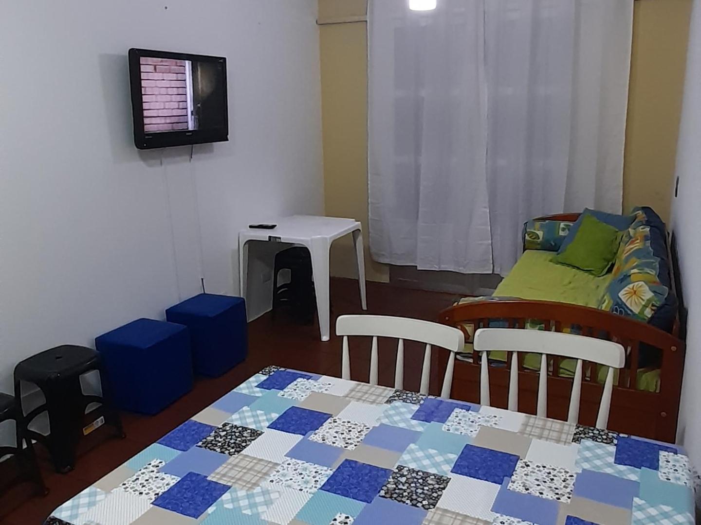 Kuva 9: Apto, Guaruja, lado praia, Praia Enseada.