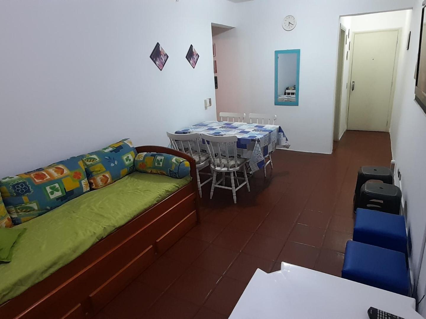 Kuva 8: Apto, Guaruja, lado praia, Praia Enseada.