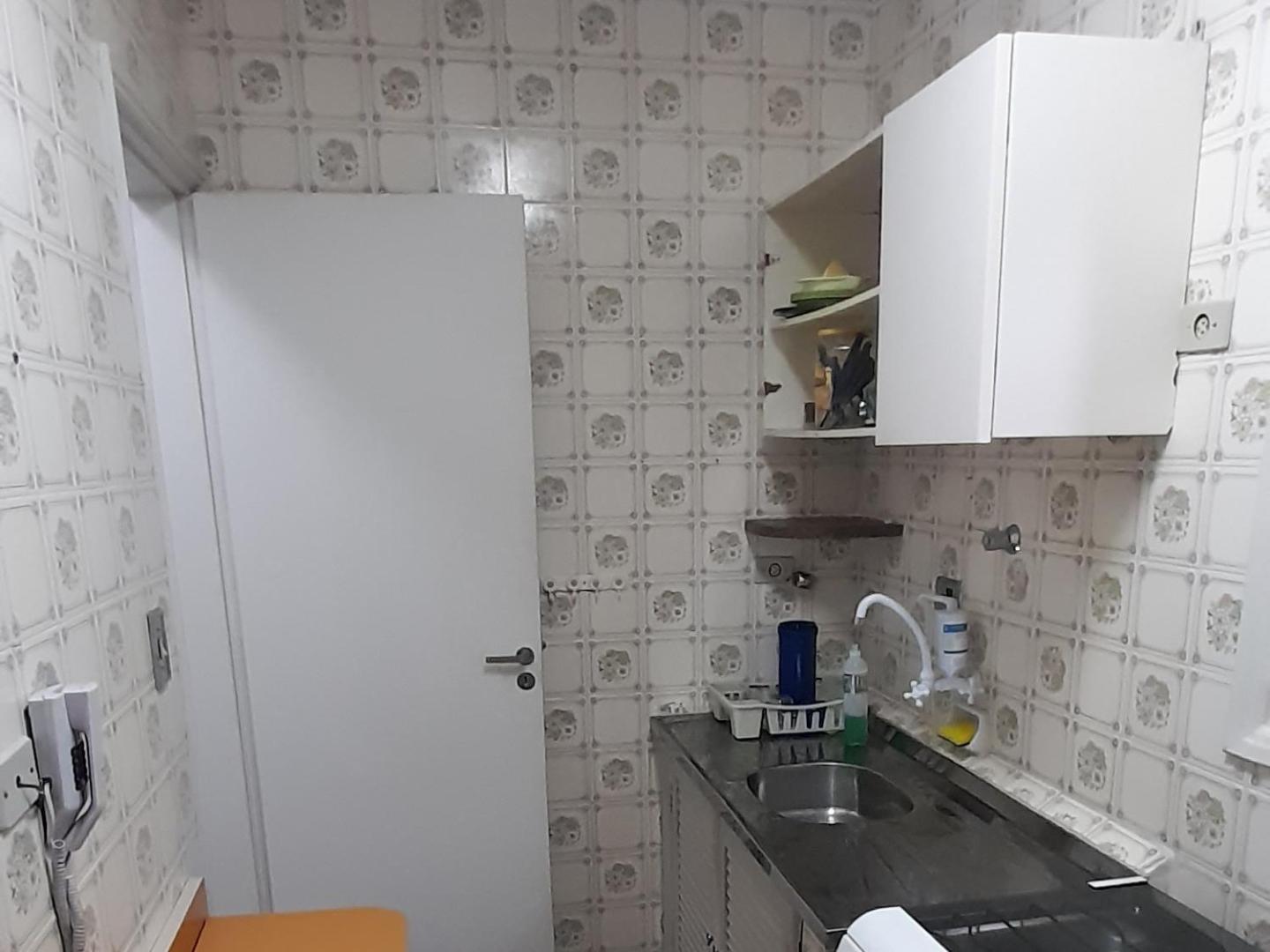 Kuva 4: Apto, Guaruja, lado praia, Praia Enseada.