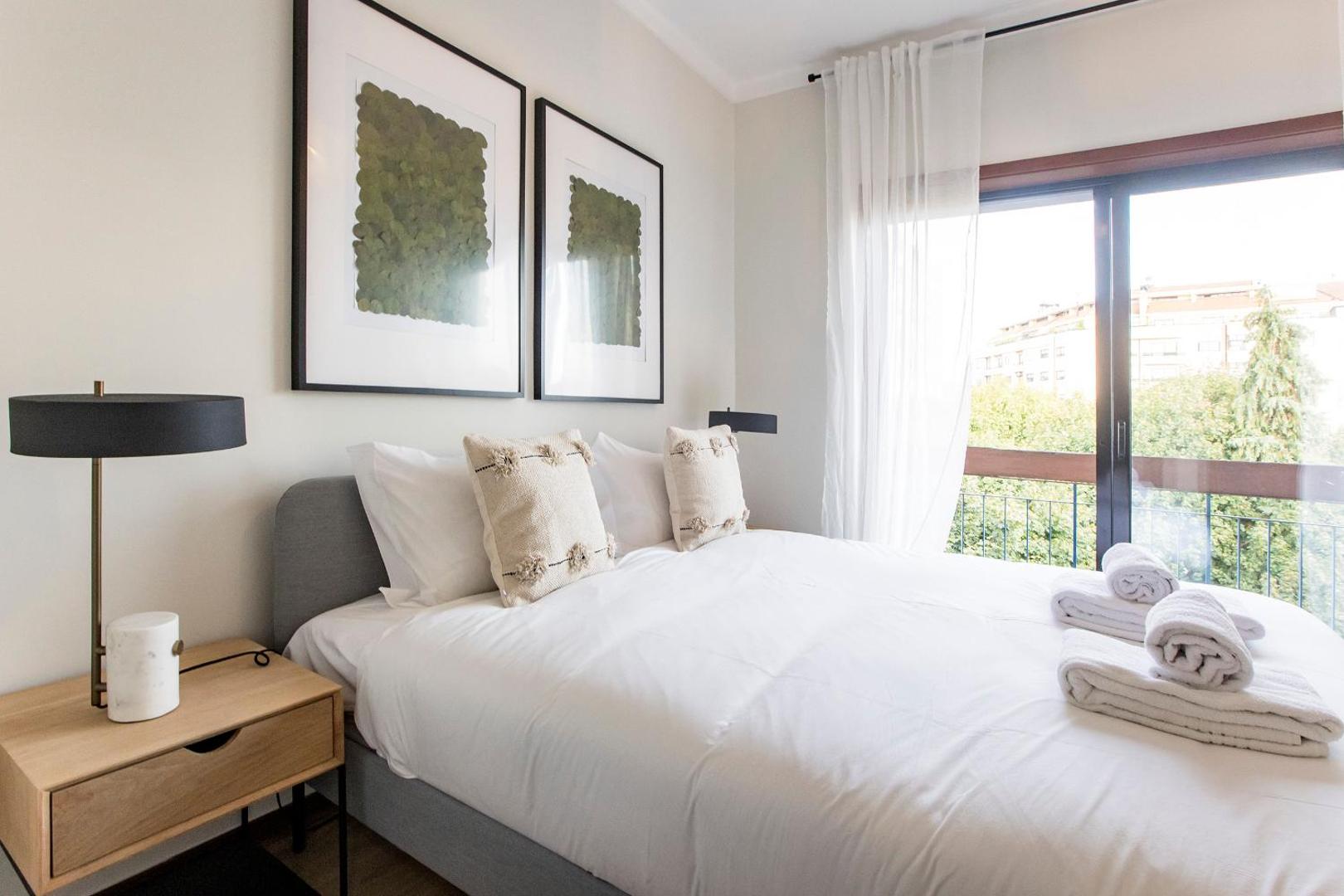 Kuva 8: 2BR Flat in Bonfim w/ AC & Balcony by LovelyStay