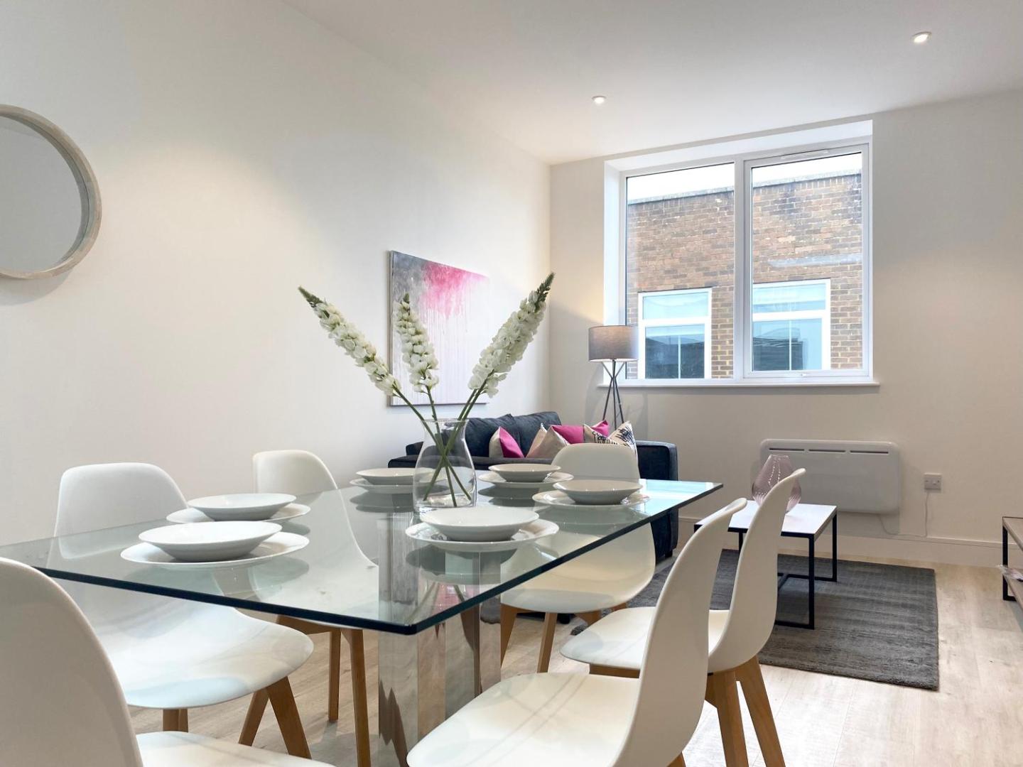 Fotografie 9: Peak at Fleet Heights Apartment Four