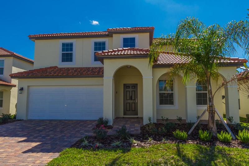 Foto 3: Extended Pool Deck - South Facing - Pool & Spa - Game Room - Family Friendly - Nr Disney