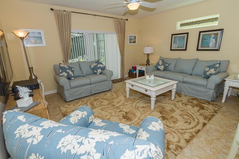 Foto 4: Extended Pool Deck - South Facing - Pool & Spa - Game Room - Family Friendly - Nr Disney
