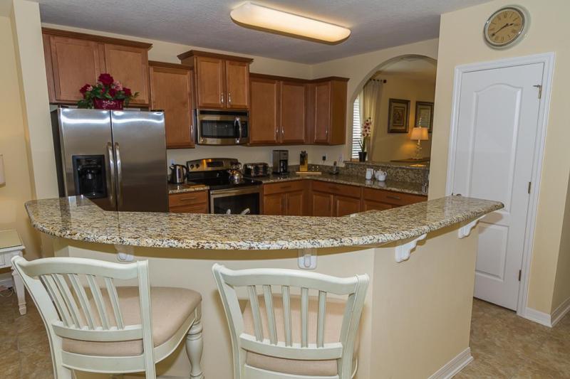 Foto 5: Extended Pool Deck - South Facing - Pool & Spa - Game Room - Family Friendly - Nr Disney