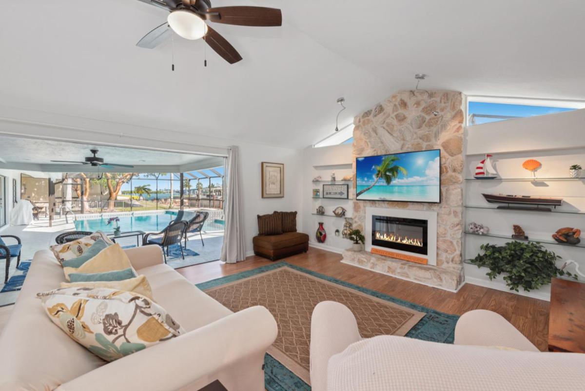 Zdjęcie 5: ELEVATED 955 - Spacious Family Riverfront home 4 Bedrooms
