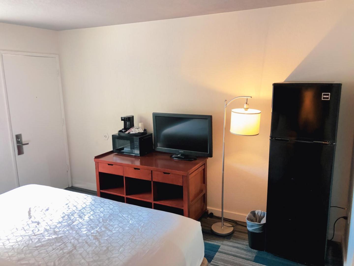 Foto 10: Super 8 by Wyndham San Jose Airport