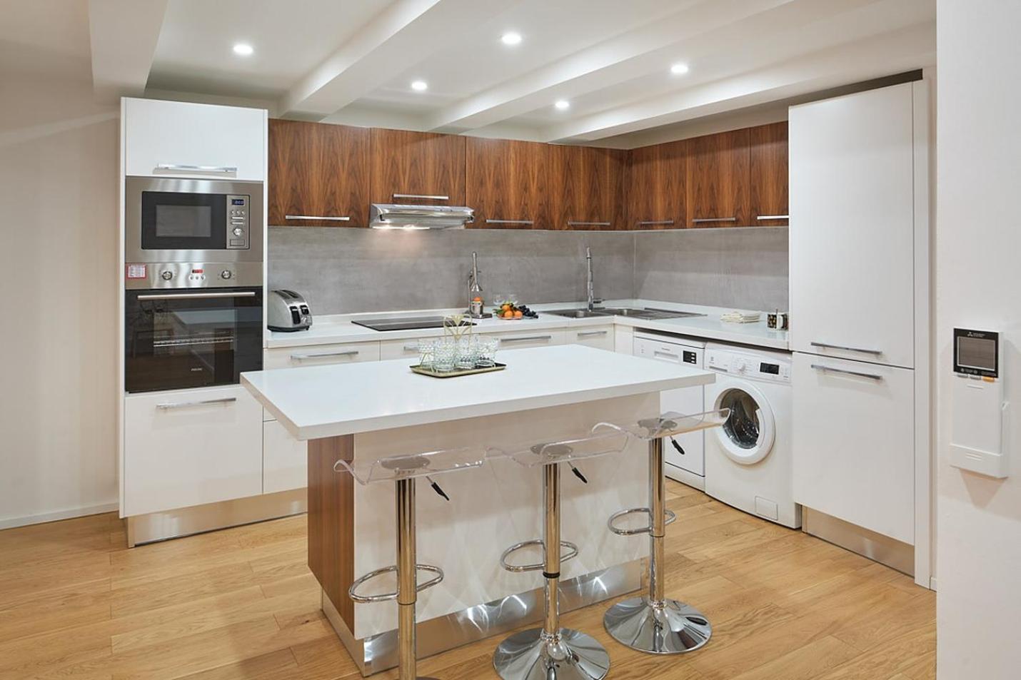 Foto 7: Sunlight Properties - Palme D Or - 2 Bedrooms, modern holiday rental apartment, hyper central