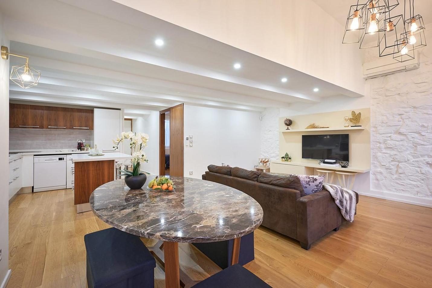 Foto 9: Sunlight Properties - Palme D Or - 2 Bedrooms, modern holiday rental apartment, hyper central