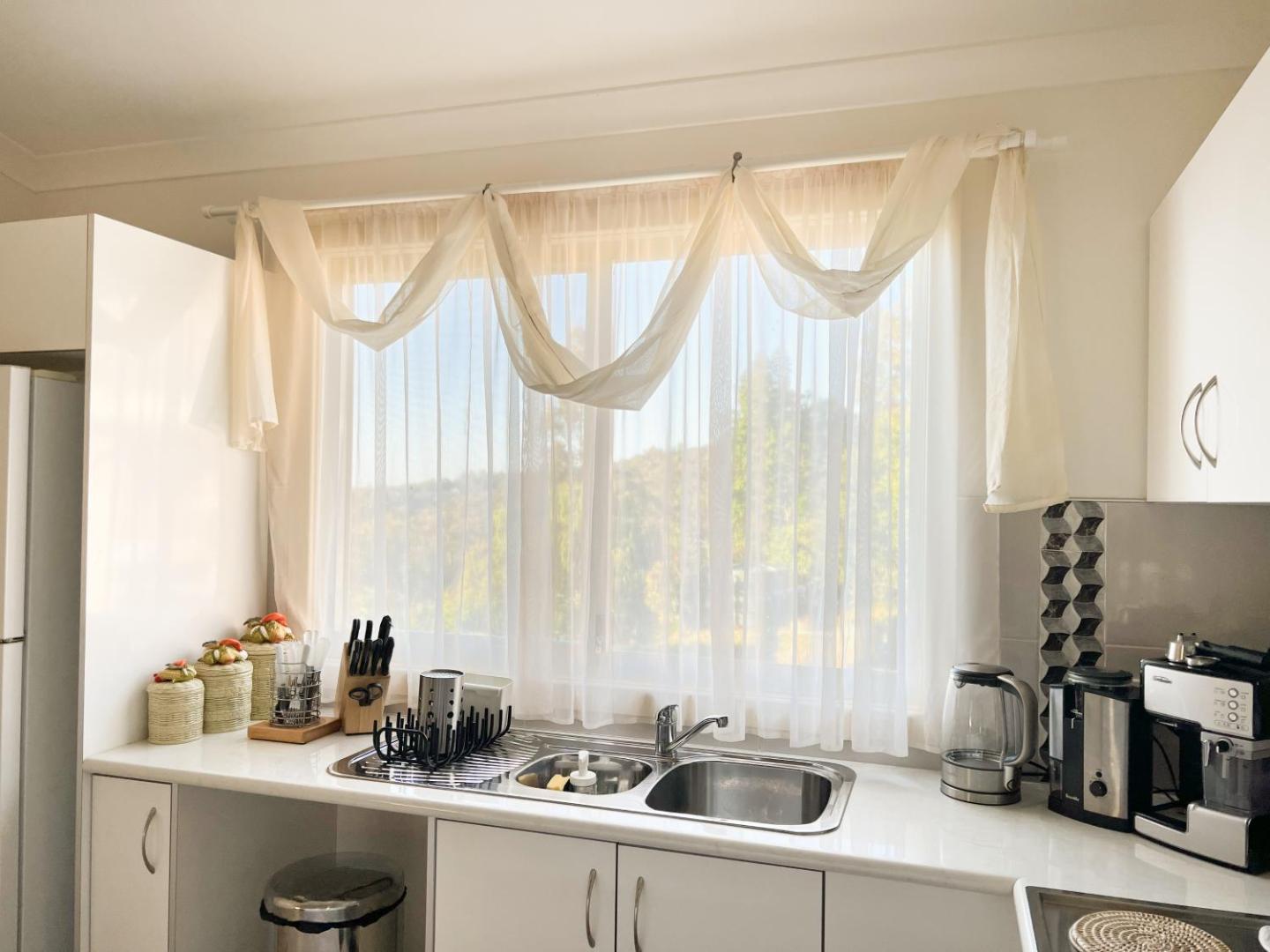 Bilde 9: Bright & Beautiful Home On The Hills!
