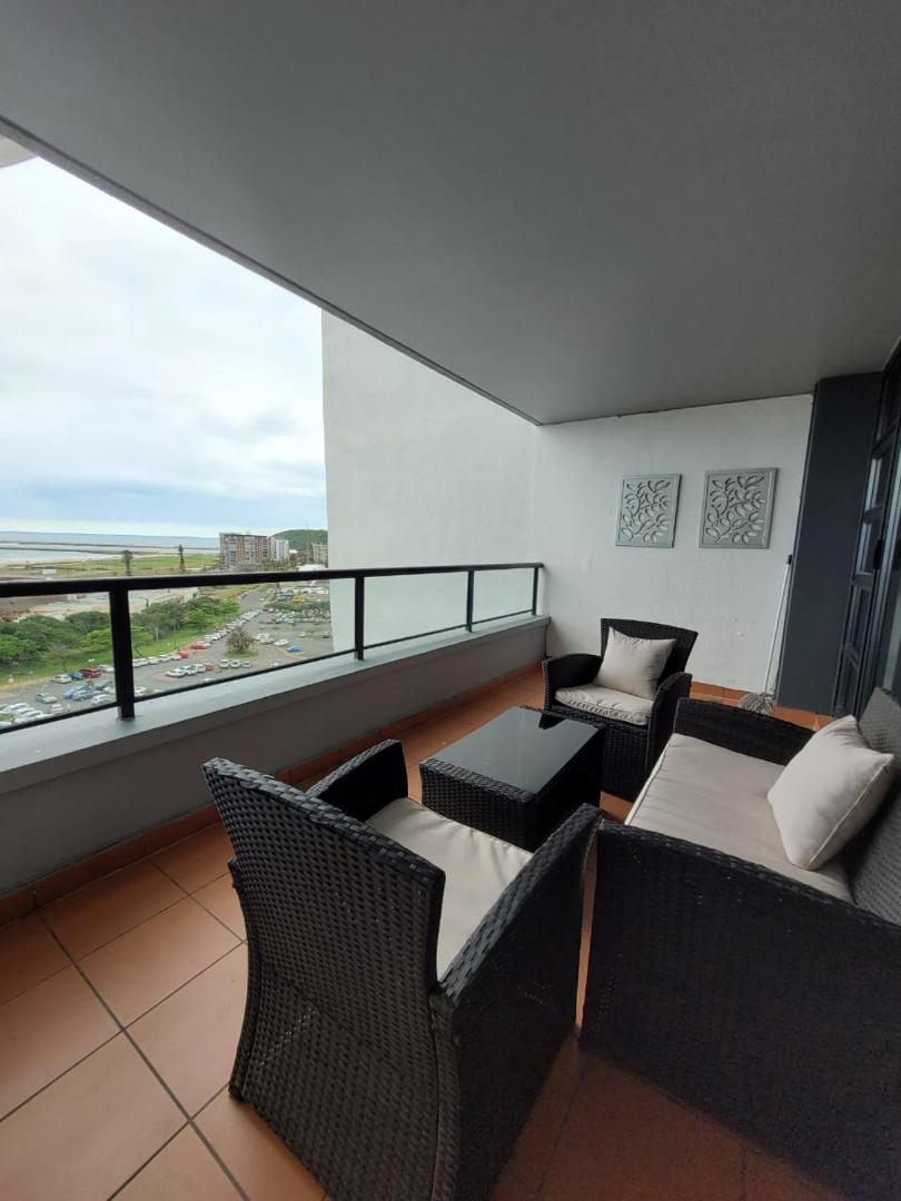 Photo 9 : Exquisite 6 Sleeper - With Sea Views across Ushaka