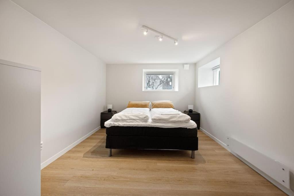 Zdjęcie 7: Practical Basement Apt with all home comforts close to City Centre