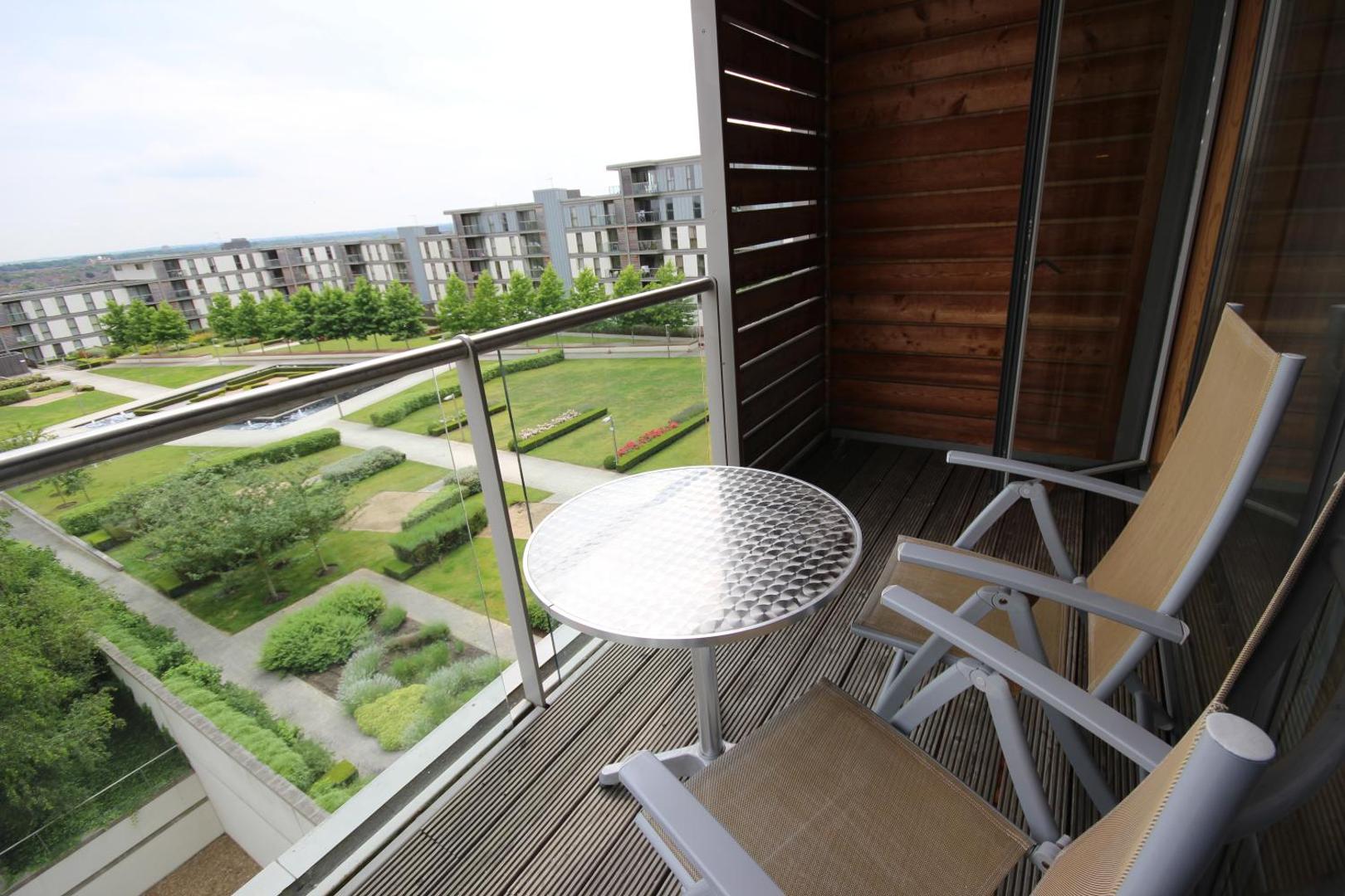 Foto 2: Cotels at Vizion Serviced Apartments, Superfast Broadband, Central Location, Free Parking, Fully Equipped Kitchen