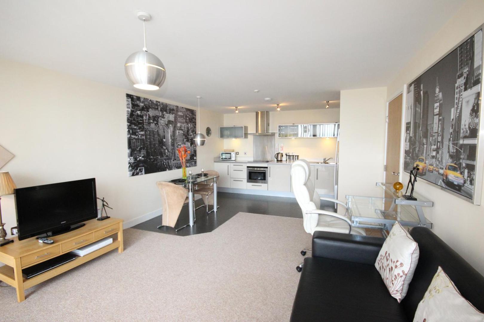 Foto 4: Cotels at Vizion Serviced Apartments, Superfast Broadband, Central Location, Free Parking, Fully Equipped Kitchen
