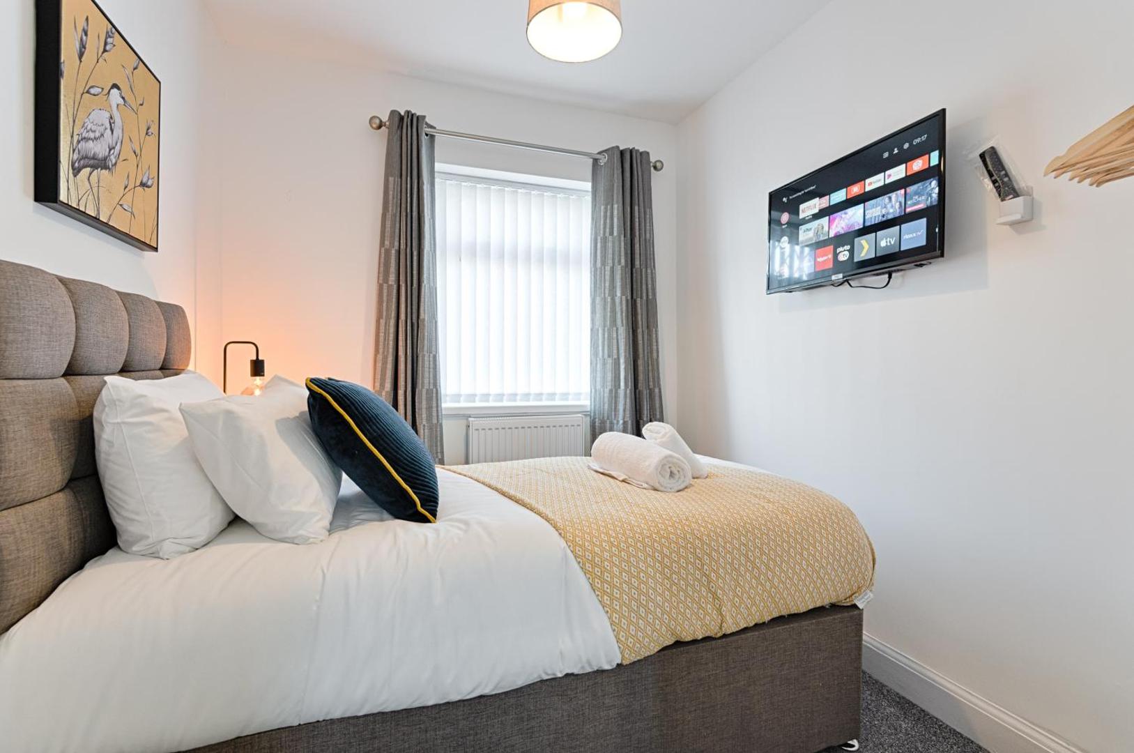 Foto 9: 4-Bed - 2 Bath - Off-Road parking - Ideal for Contractors