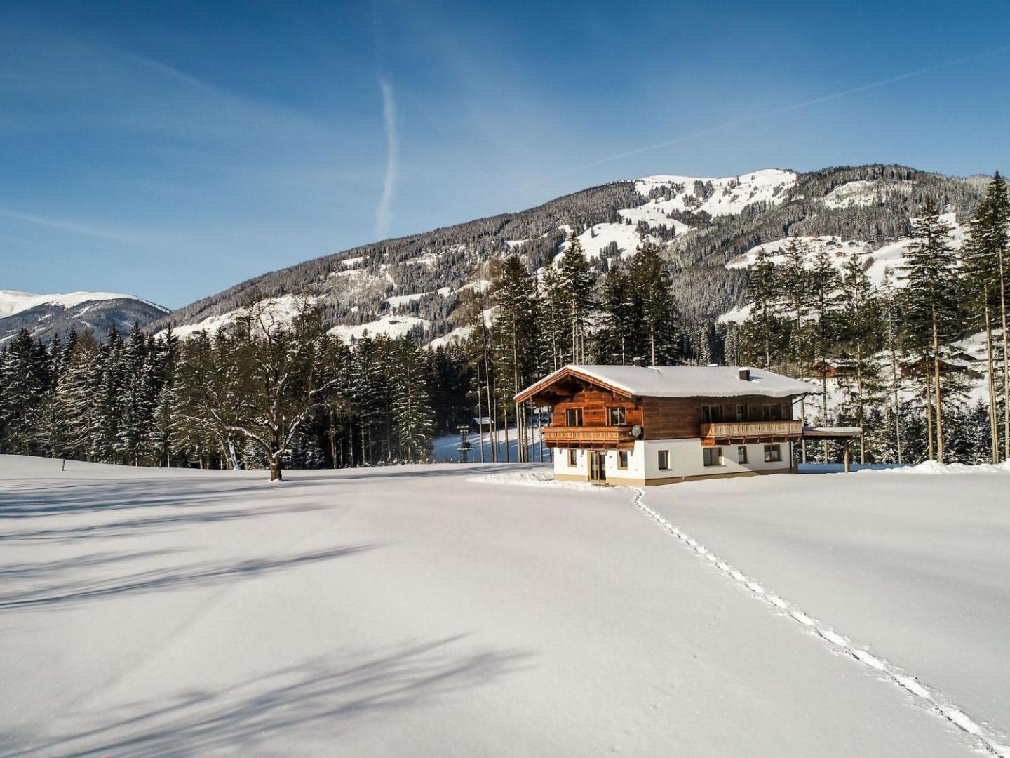 Photo 6 : Chalet in Jochberg with Sauna & Mountain Views
