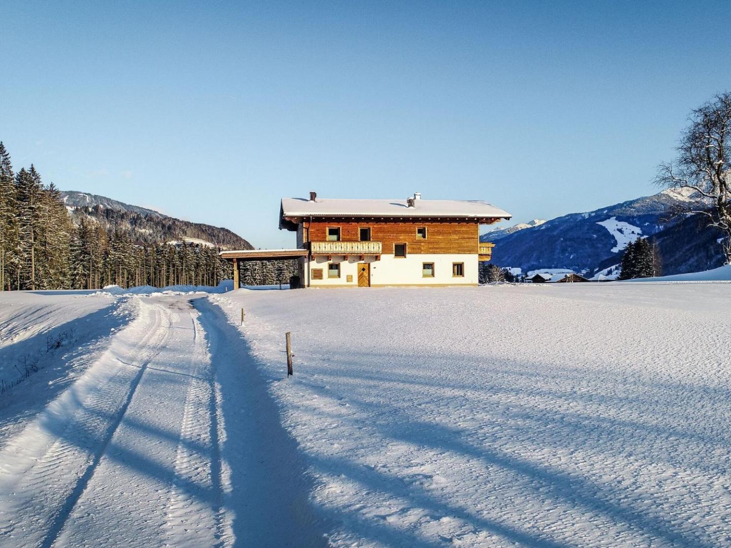 Photo 7 : Chalet in Jochberg with Sauna & Mountain Views