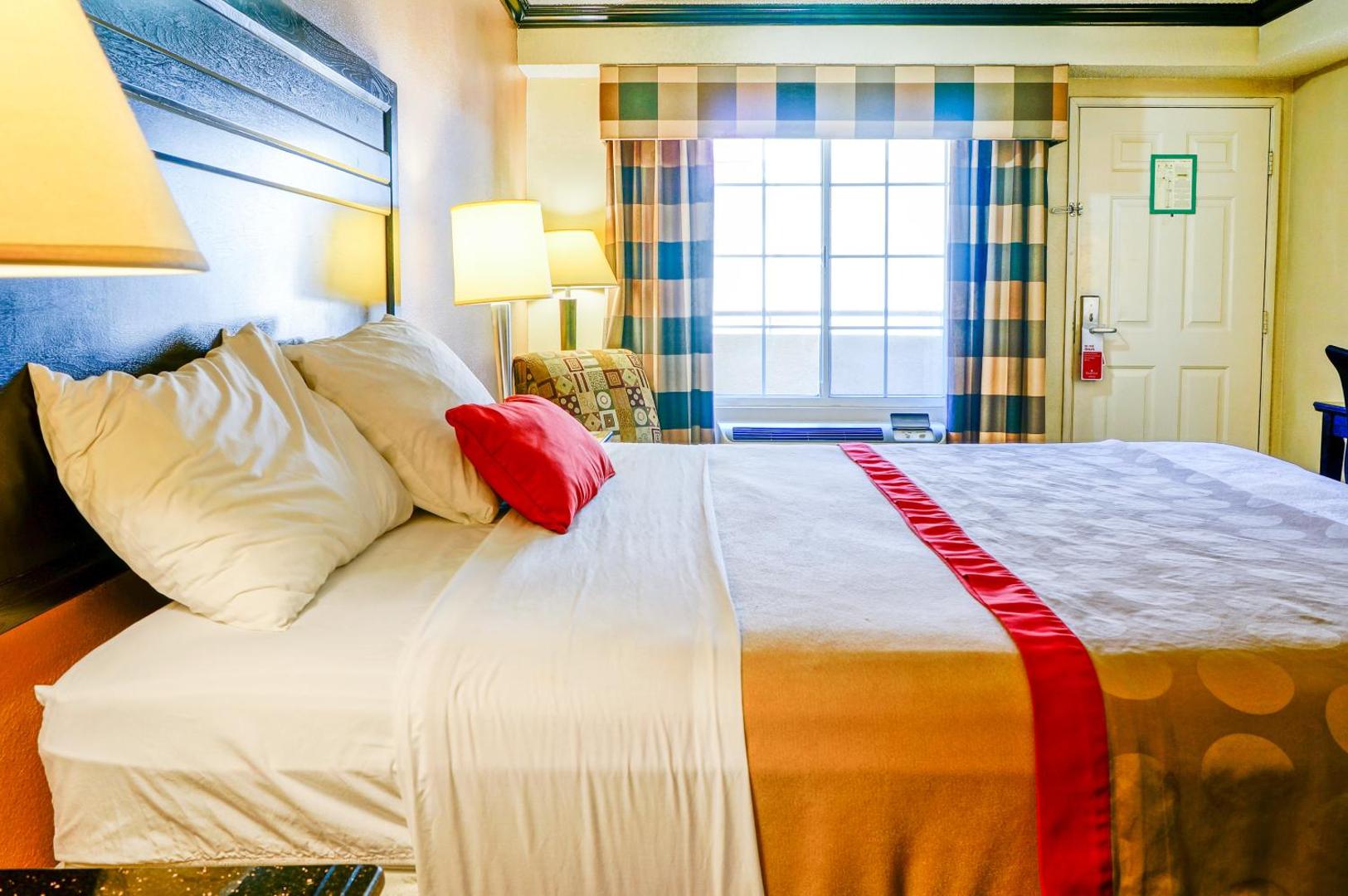 Foto 5: Ramada by Wyndham Ontario Airport & Convention Center