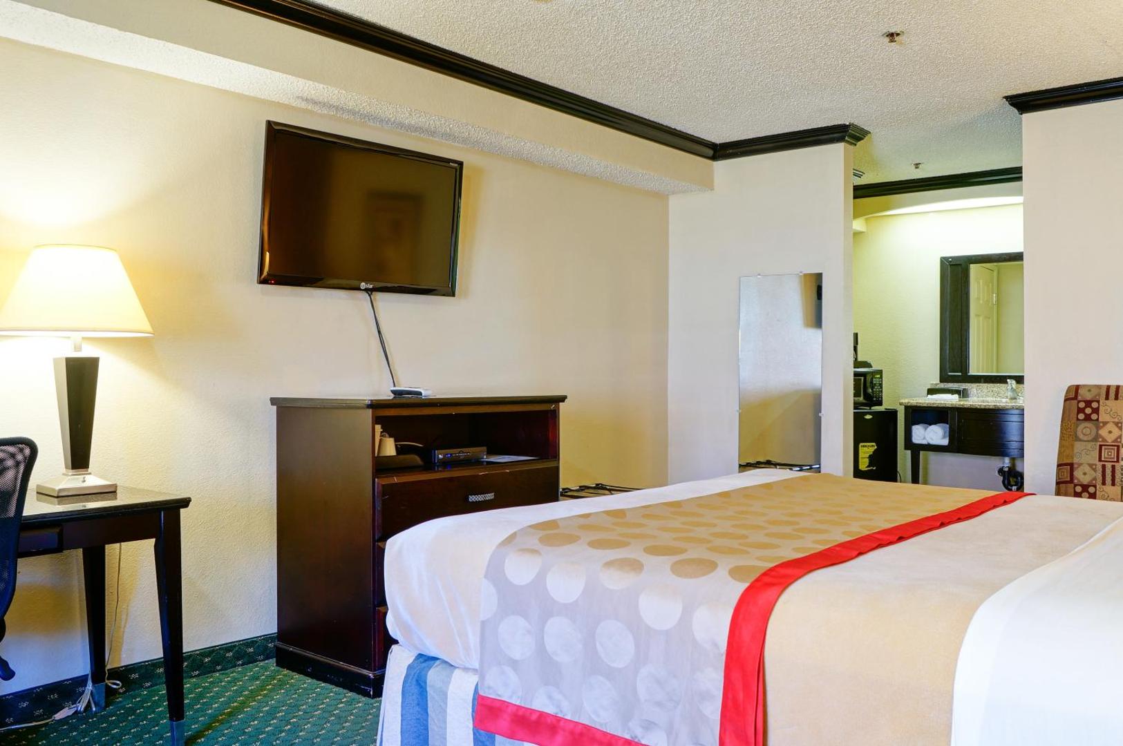 Foto 6: Ramada by Wyndham Ontario Airport & Convention Center