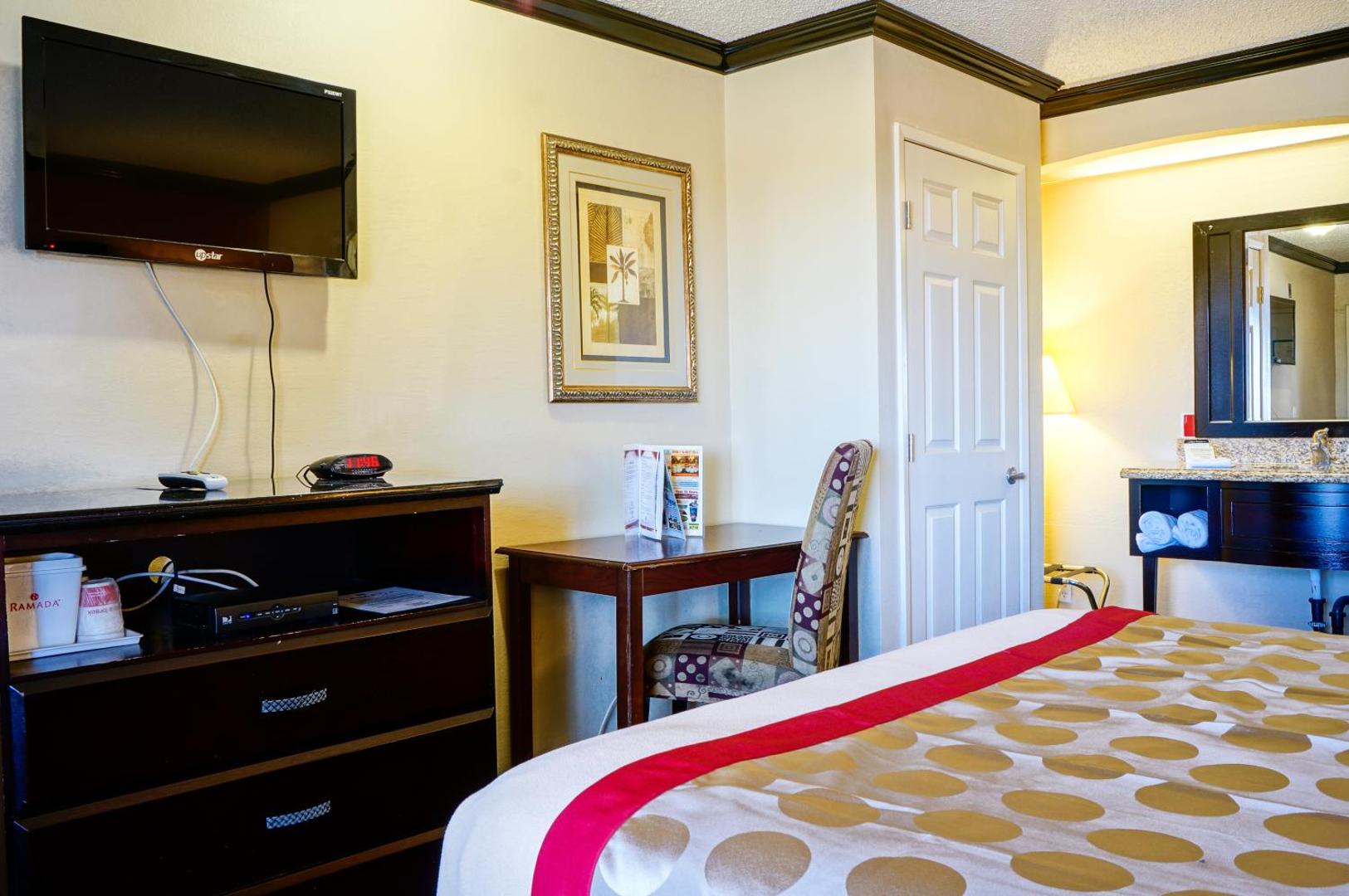 Foto 10: Ramada by Wyndham Ontario Airport & Convention Center