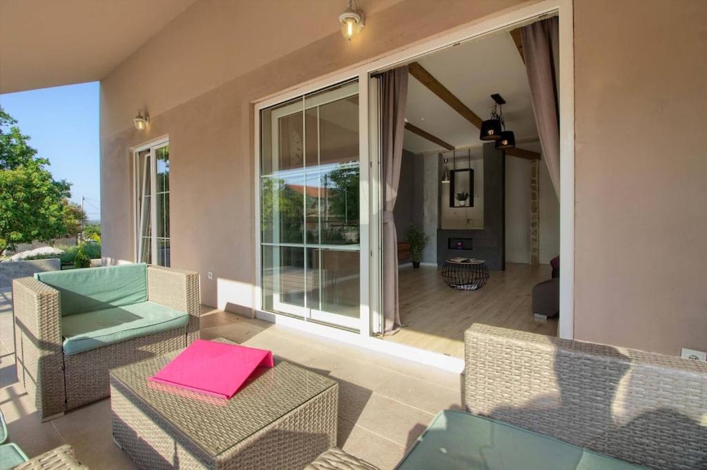 Stylish & luxury villa with pool, biliard, extra pool heating available - WiiBukの写真10