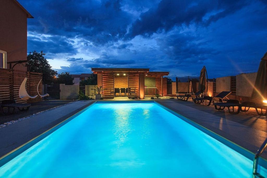 Stylish & luxury villa with pool, biliard, extra pool heating available - WiiBukの写真6