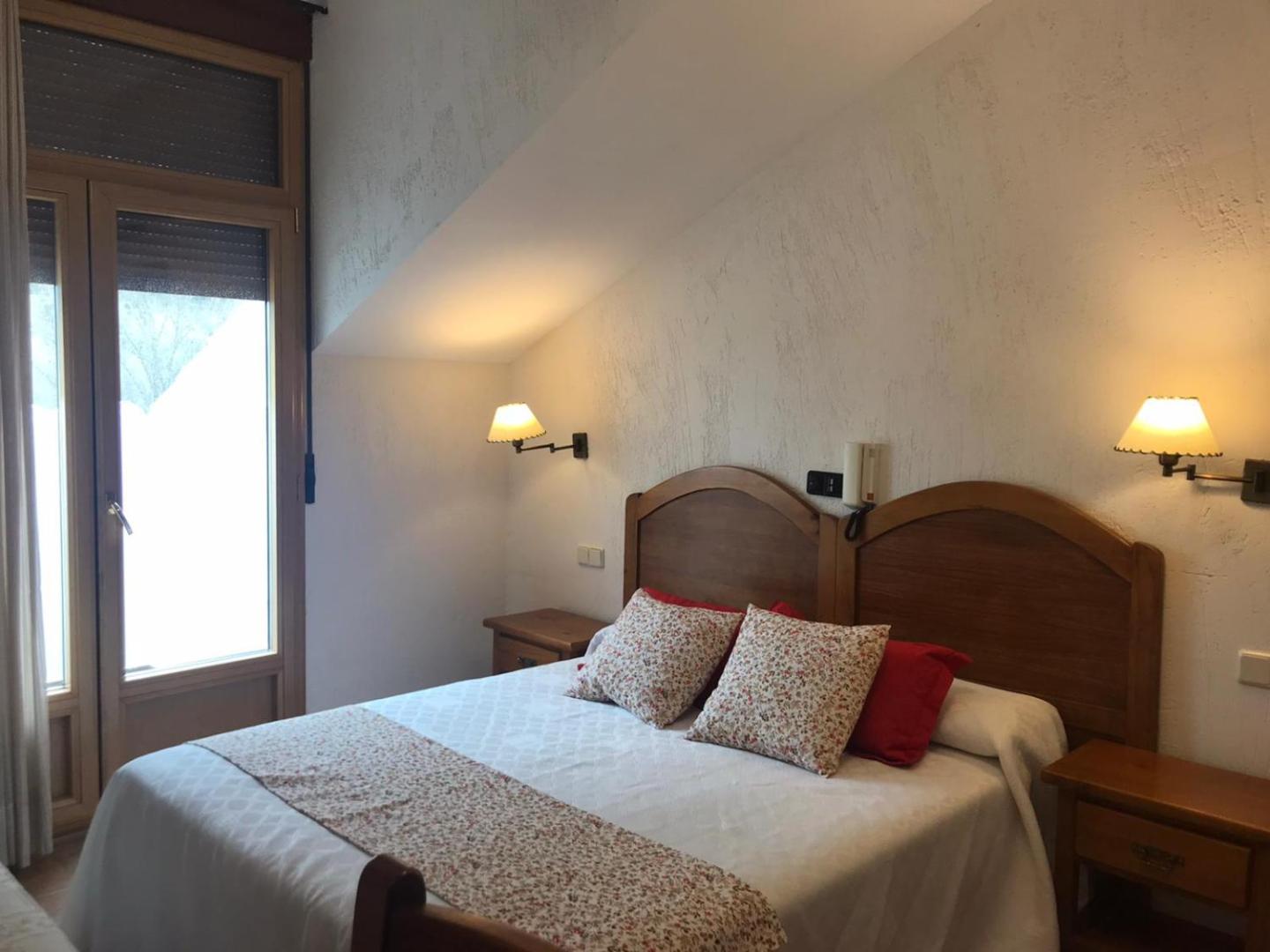 Foto 2: hostal Decerca Prádena