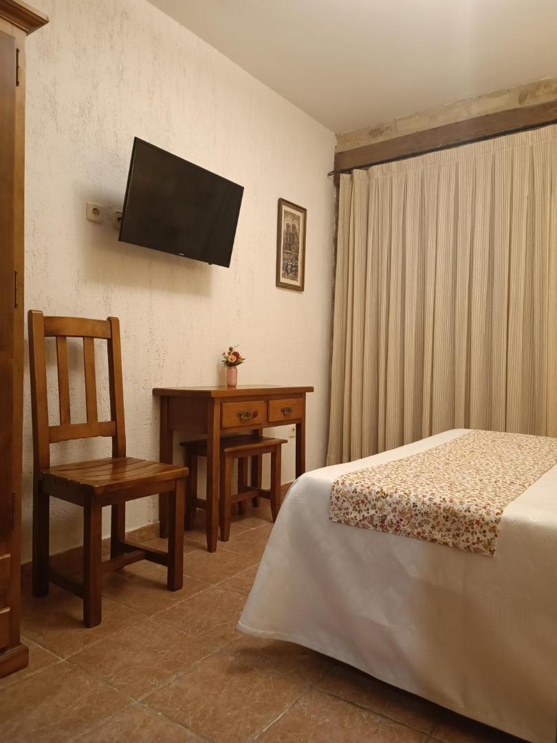 Foto 3: hostal Decerca Prádena