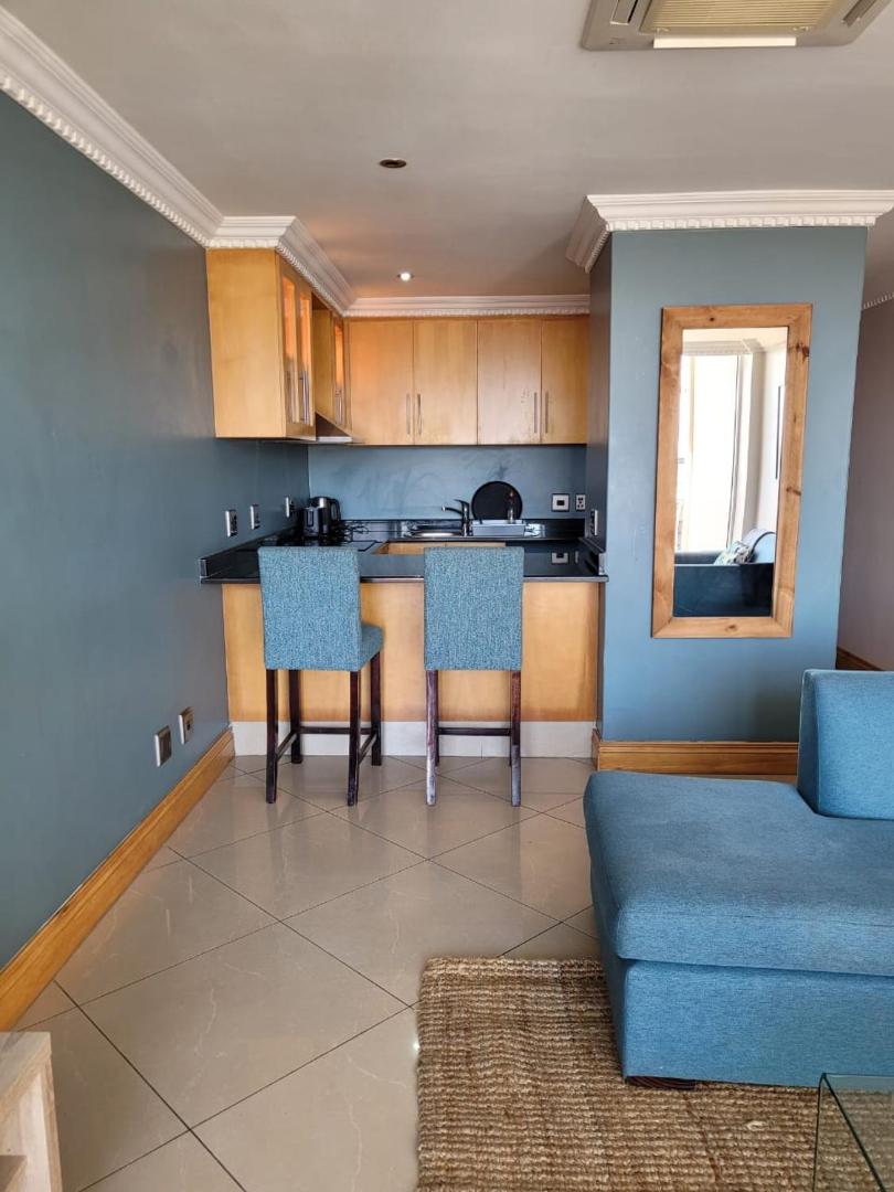 Kuva 6: Accommodation Front - Modern 2 Sleeper Penthouse with Magnificent Views