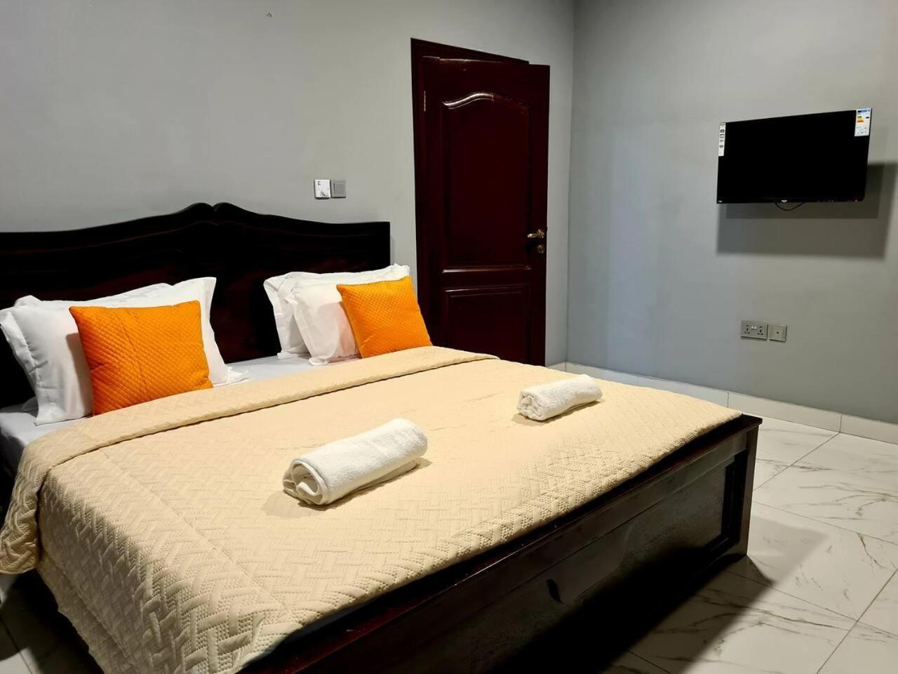 Foto 6: Comfy & Cozy Hideout Close to Highway Parking
