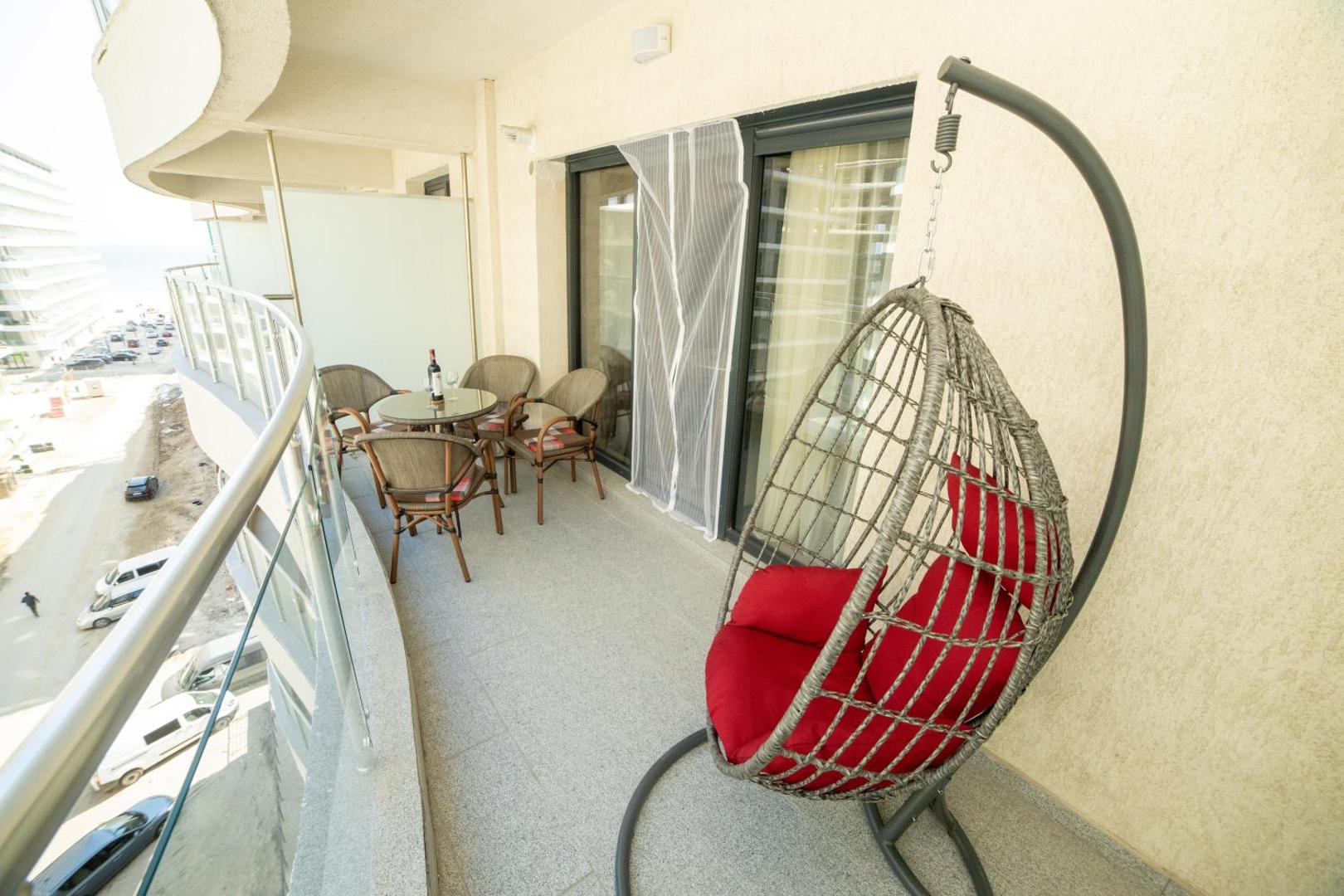 Фотография 3: Studio 60 By The Beach Mamaia, FREE PARKING Casa del Mar