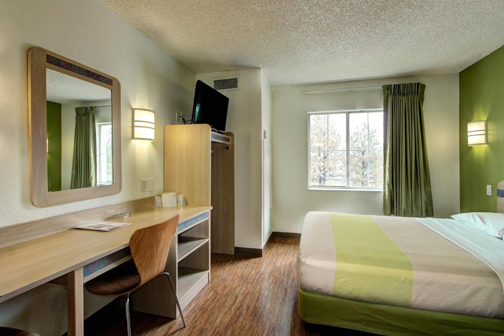 Foto 4: Super 8 by Wyndham Aurora East