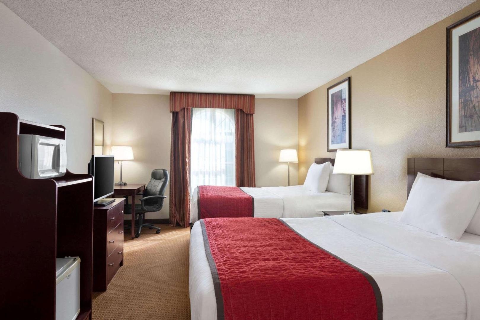 Foto 10: Ramada by Wyndham Elizabethtown