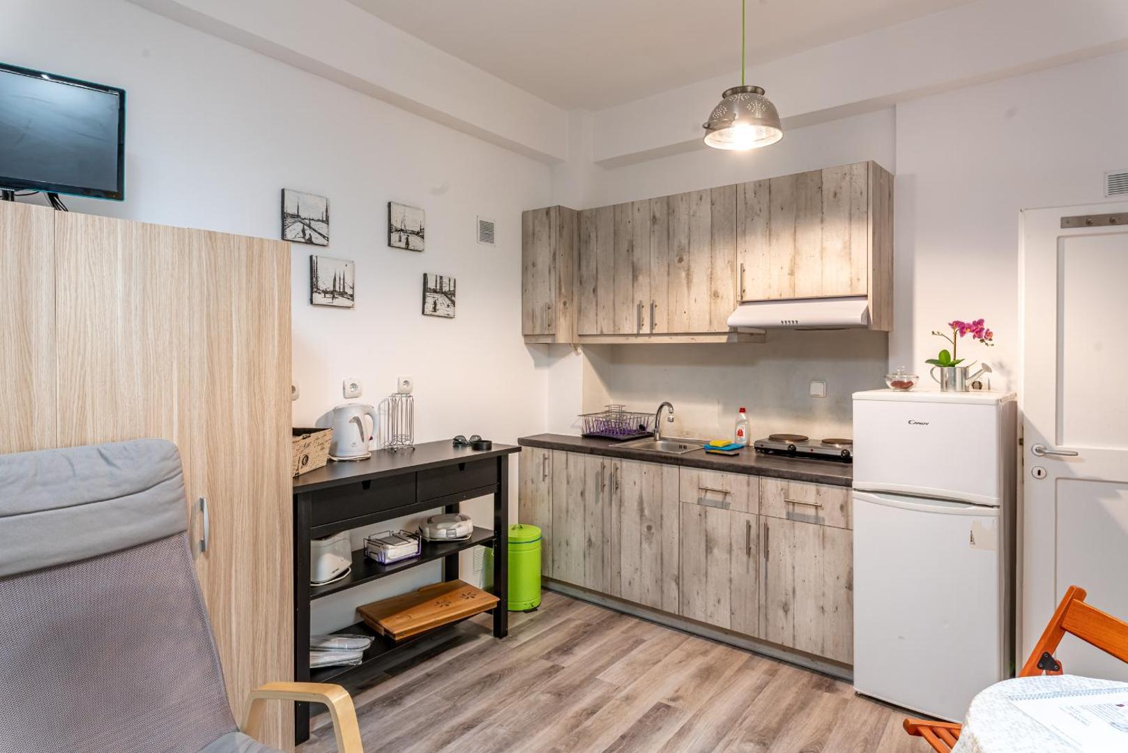 Bilde 9: Ground Studio in bohemian Psiri in the historic center-In Vivo Apartments