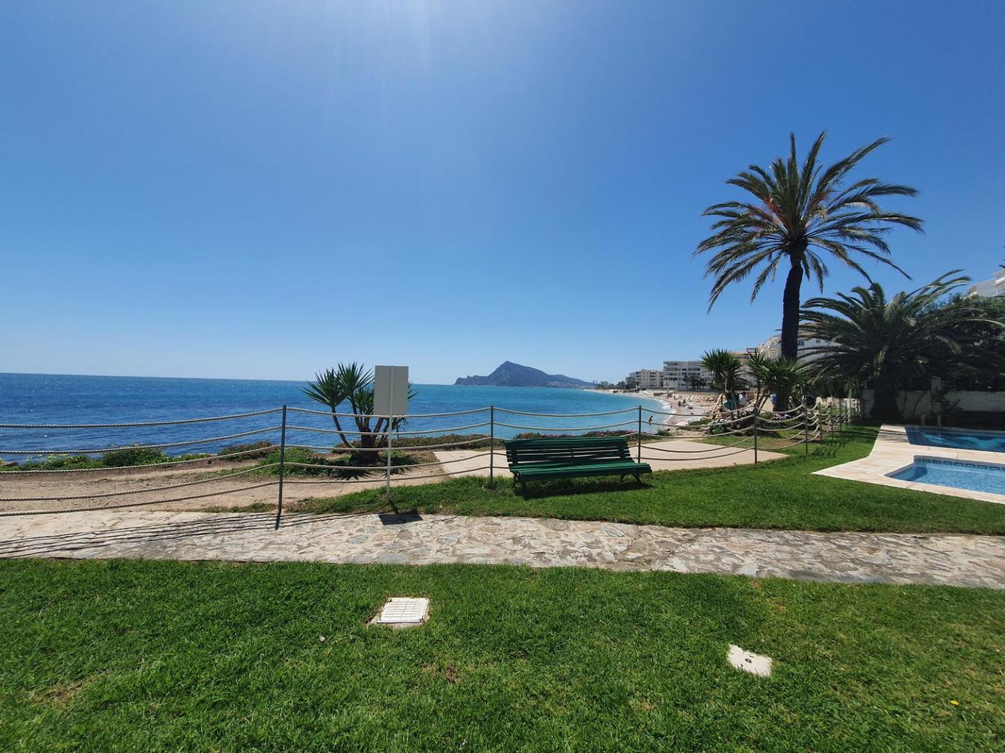 Foto 5: SOLETE - Apartamento con vistas, acceso directo al mar, piscina y parking by Redi
