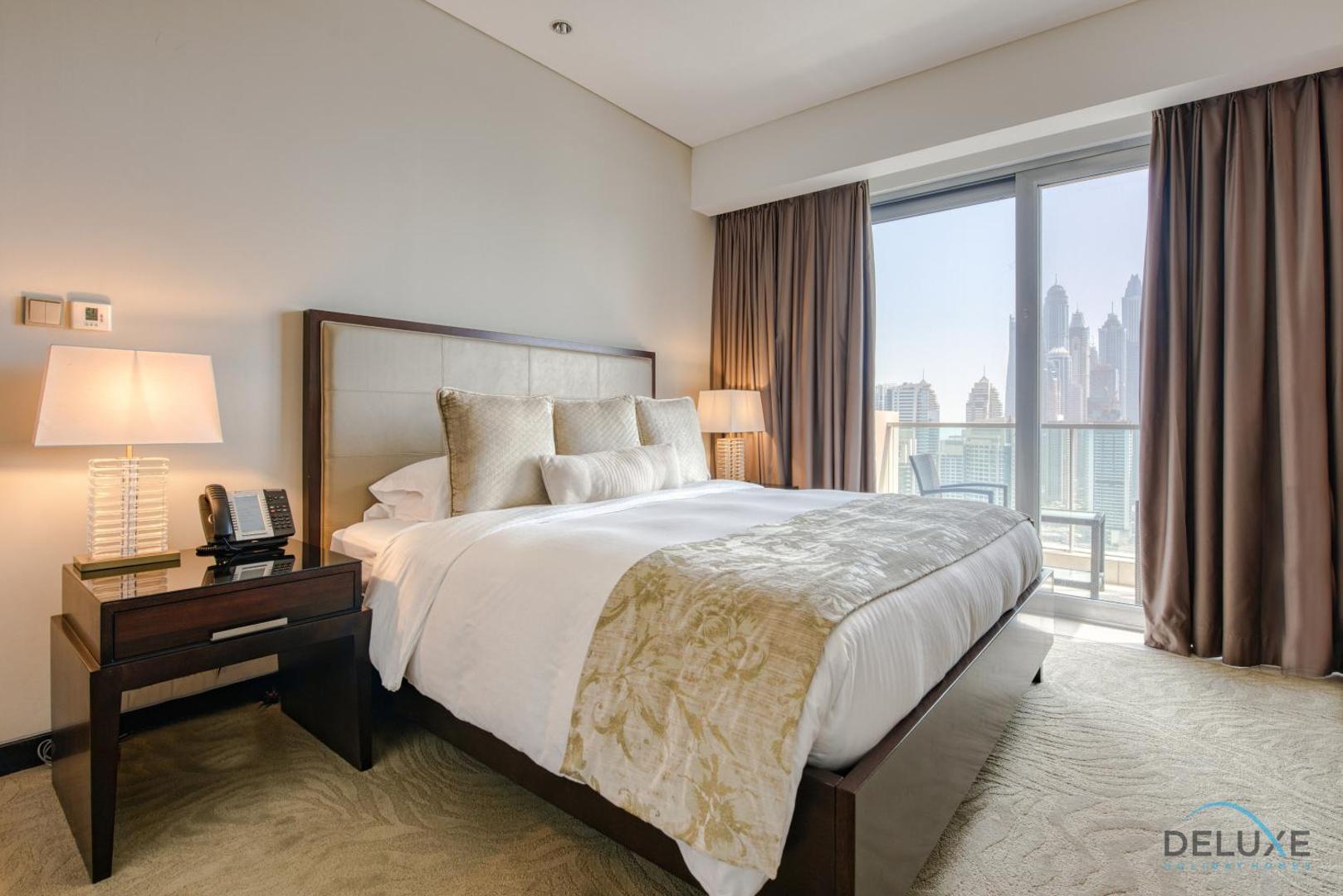 Foto 4: Pristine 3BR at The Address Residences Dubai Marina by Deluxe Holiday Homes