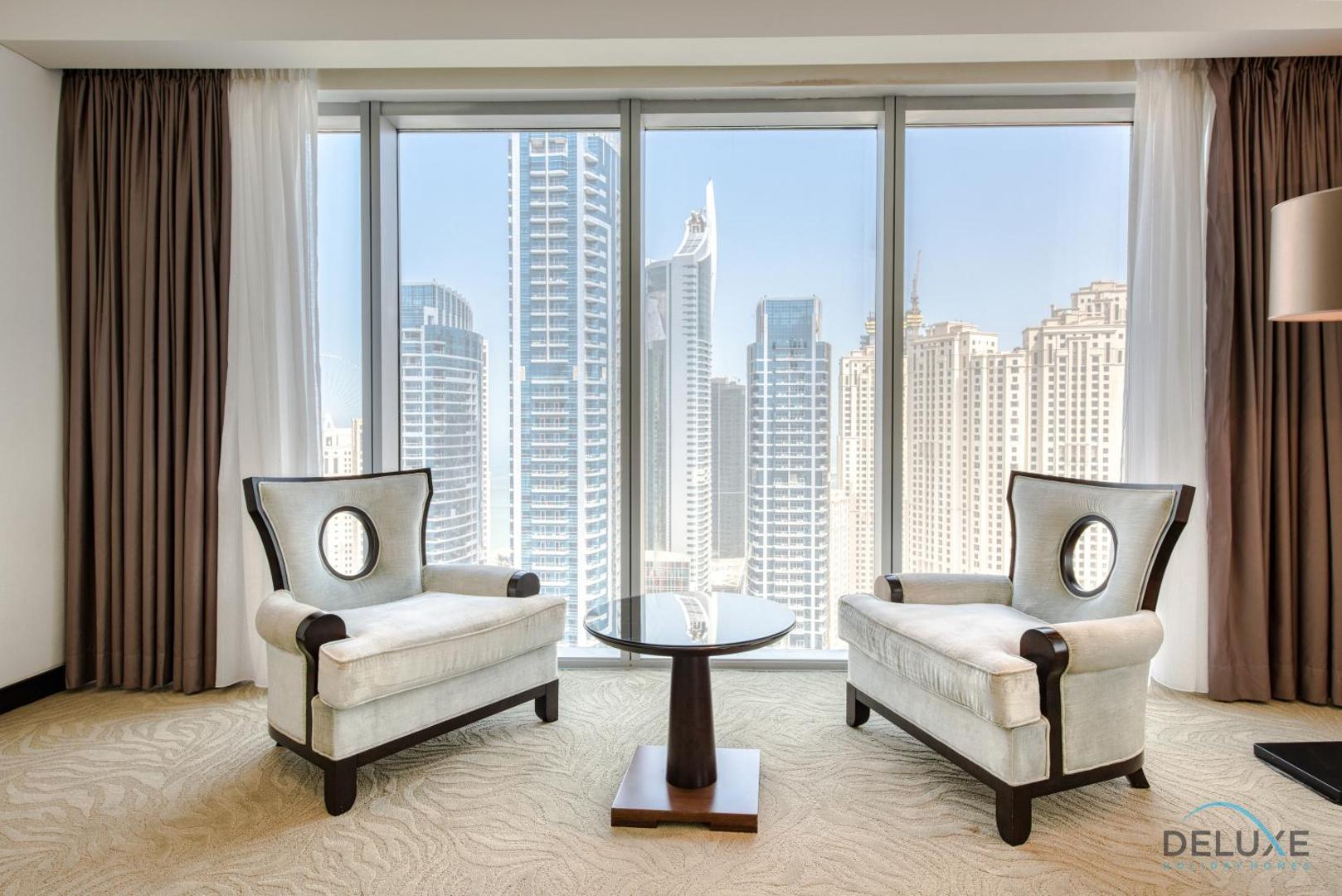 Foto 10: Pristine 3BR at The Address Residences Dubai Marina by Deluxe Holiday Homes