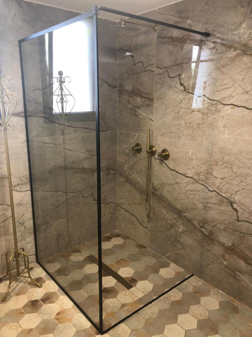 Foto 5: לאורה