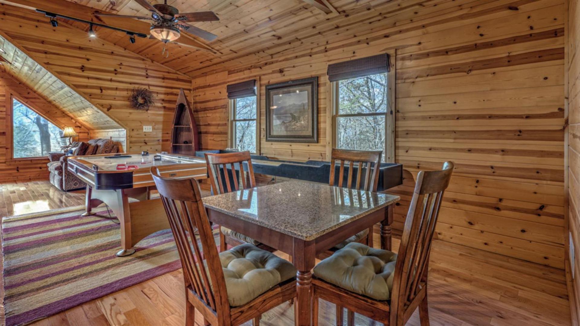 Fotografia 10: Tranquility- Pet Friendly | Mountain View | Hot Tub | Pool Table | Shuffleboard | Ping Pong