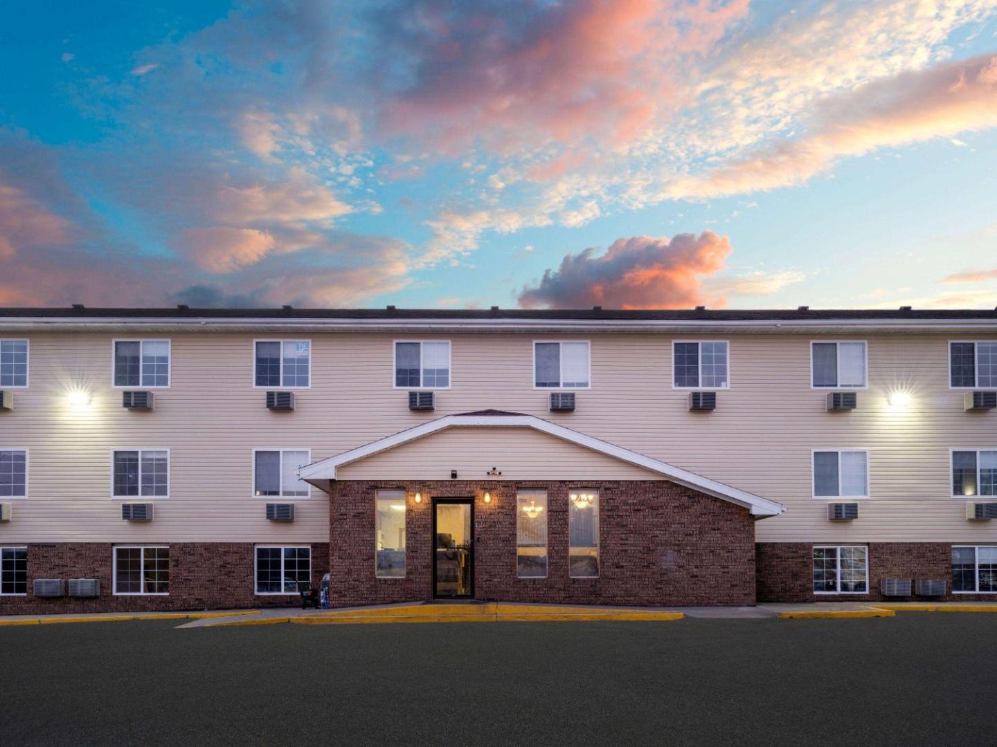 Foto 4: Super 8 by Wyndham Clinton