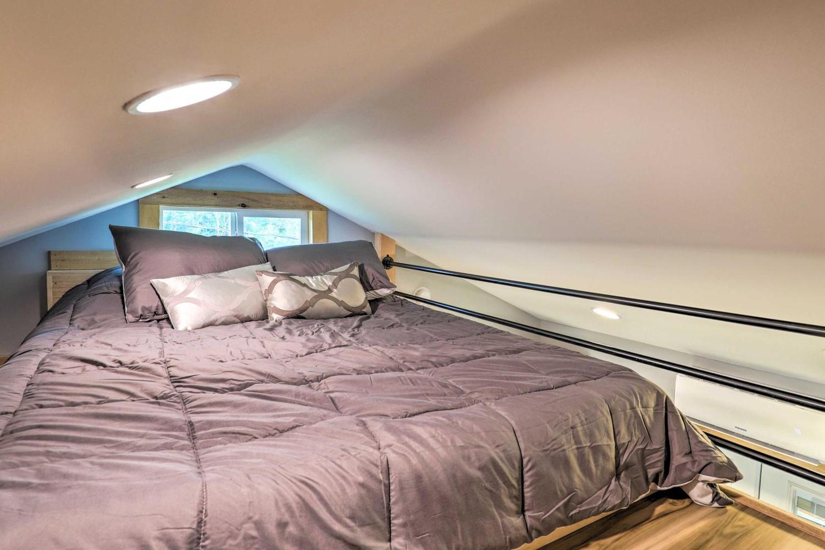 Studio with Loft, Hot Tub and Views in Marshall!的照片10