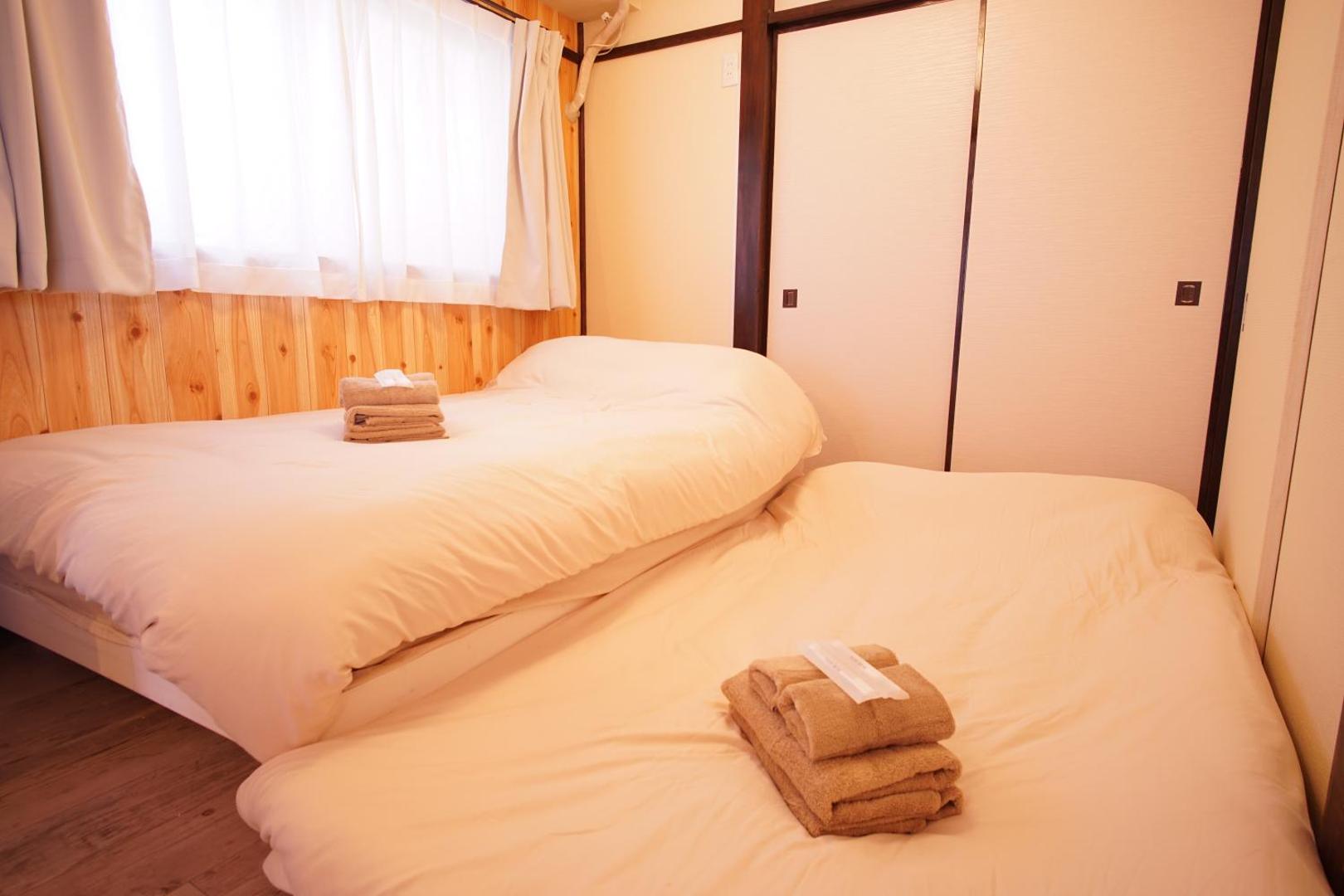 Kuva 8: Kita-Shinjuku Wood Wall Stay