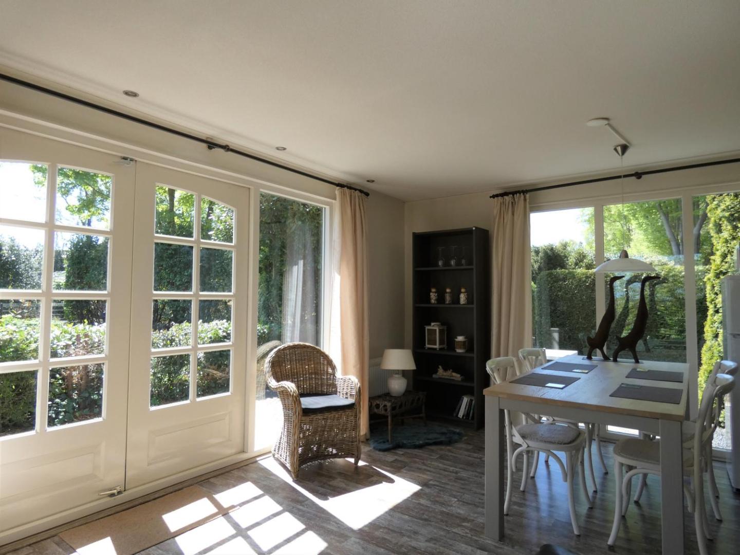 Φωτογραφία 10: Midden in de natuur, een ruim chalet aan de rand van het bos, nr 30
