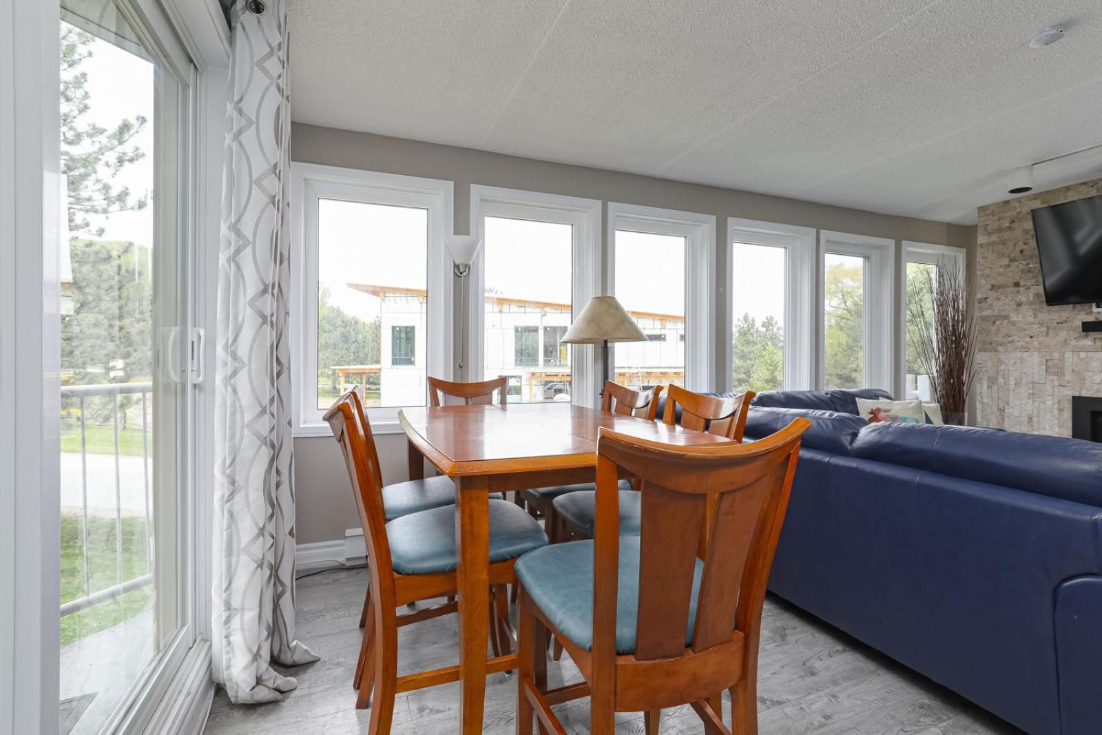 Foto 10: Condo at Blue Mountain on Ski Run Close to Village