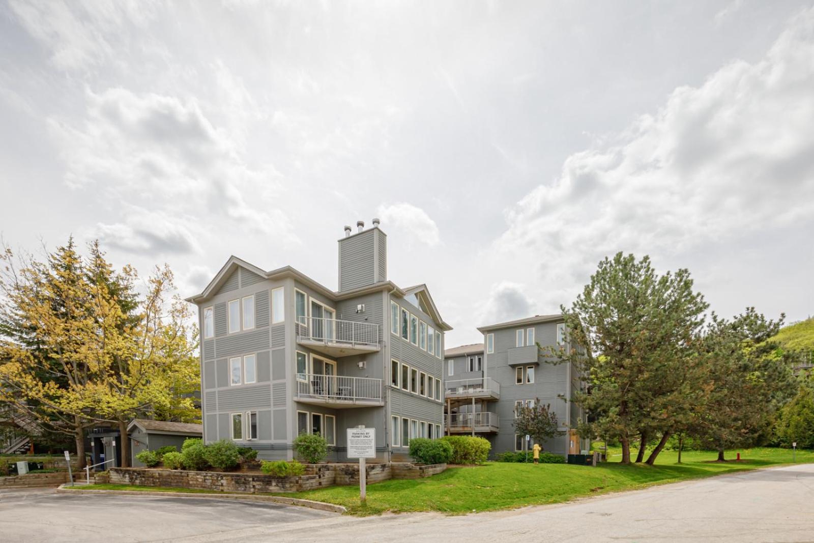 Foto 5: Condo at Blue Mountain on Ski Run Close to Village