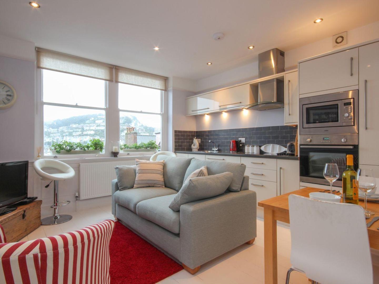 Kuva 3: Flat 1, 32 Newcomen Road