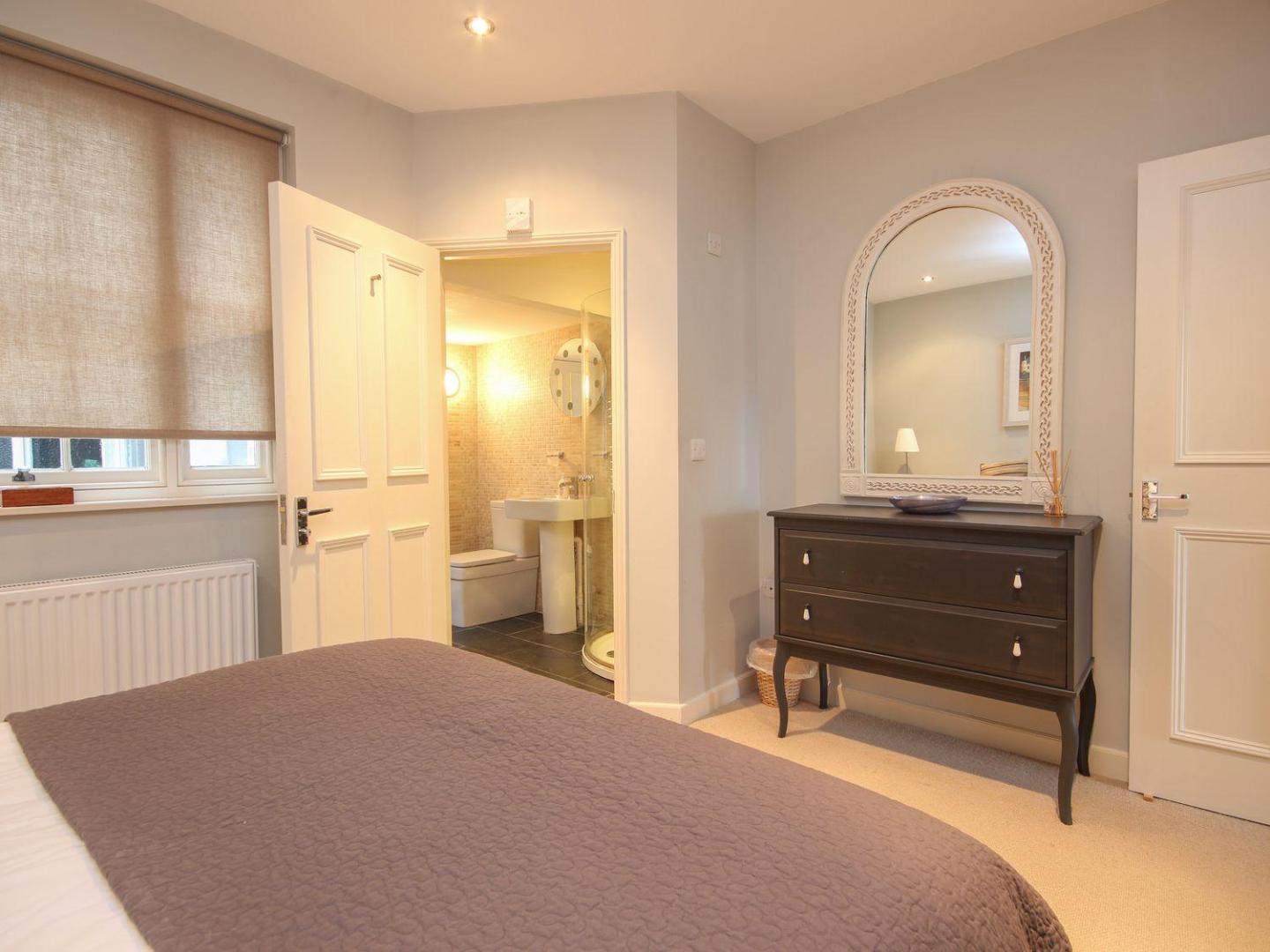 Kuva 10: Flat 1, 32 Newcomen Road